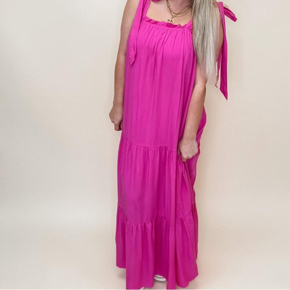 NWT shoulder tie maxi dress